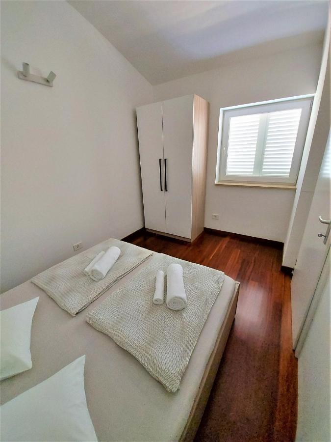 Apartments Aurora Near Beach Медулин Екстериор снимка