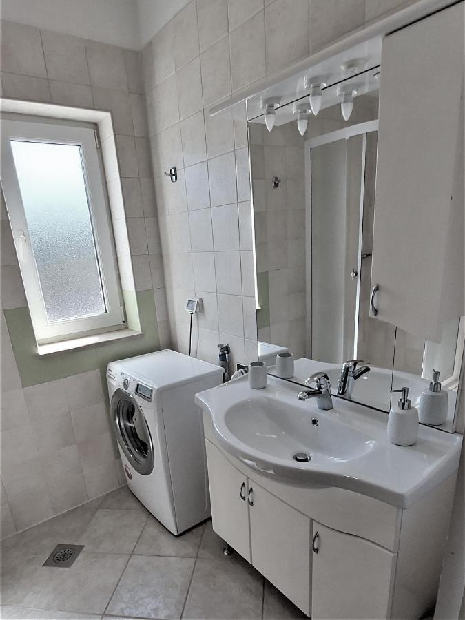 Apartments Aurora Near Beach Медулин Екстериор снимка