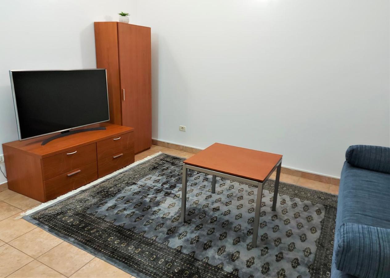 Apartments Aurora Near Beach Медулин Екстериор снимка