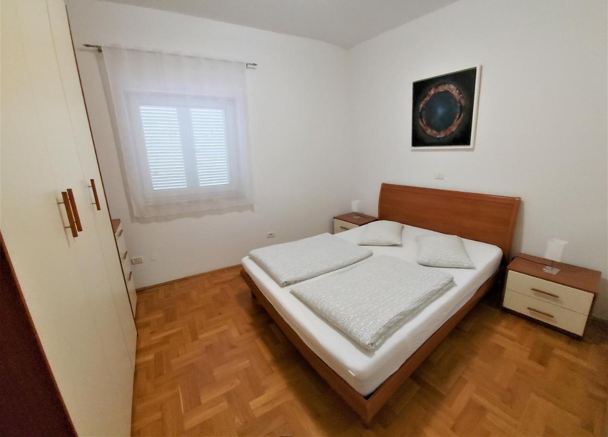Apartments Aurora Near Beach Медулин Екстериор снимка
