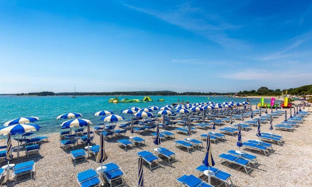 Apartments Aurora Near Beach Медулин Екстериор снимка